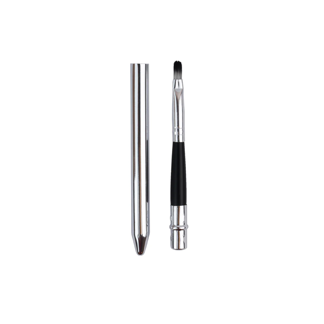 R11 Metal Lip Brush