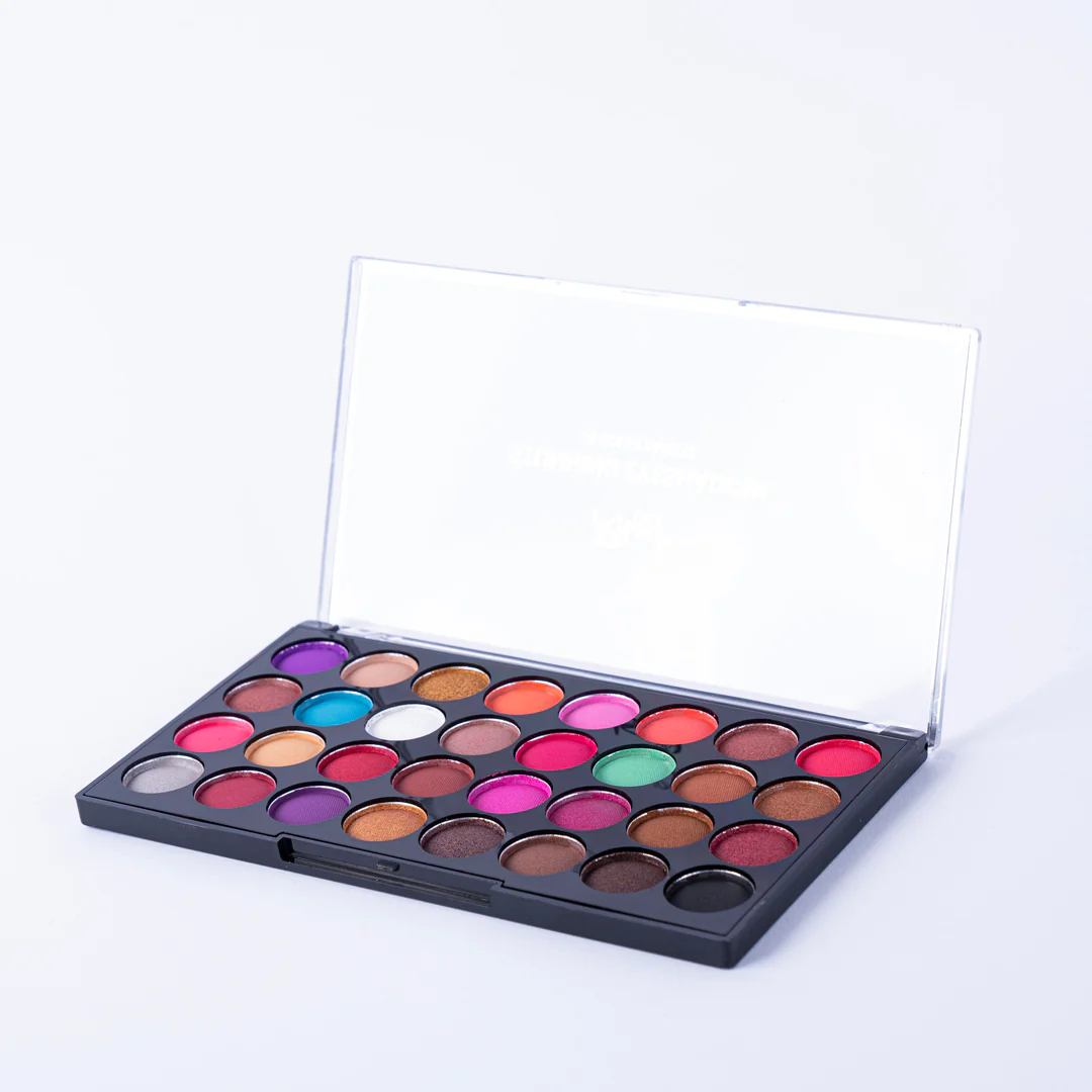 Stunning 32 in 1 Eyeshadow Kit - Image 3